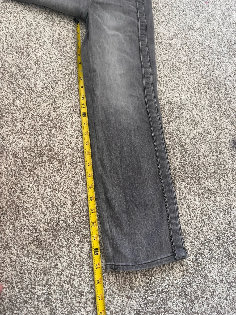White House Black Market The Straight Gray High Rise Studded Jeans Size 4 - Picture 8 of 10